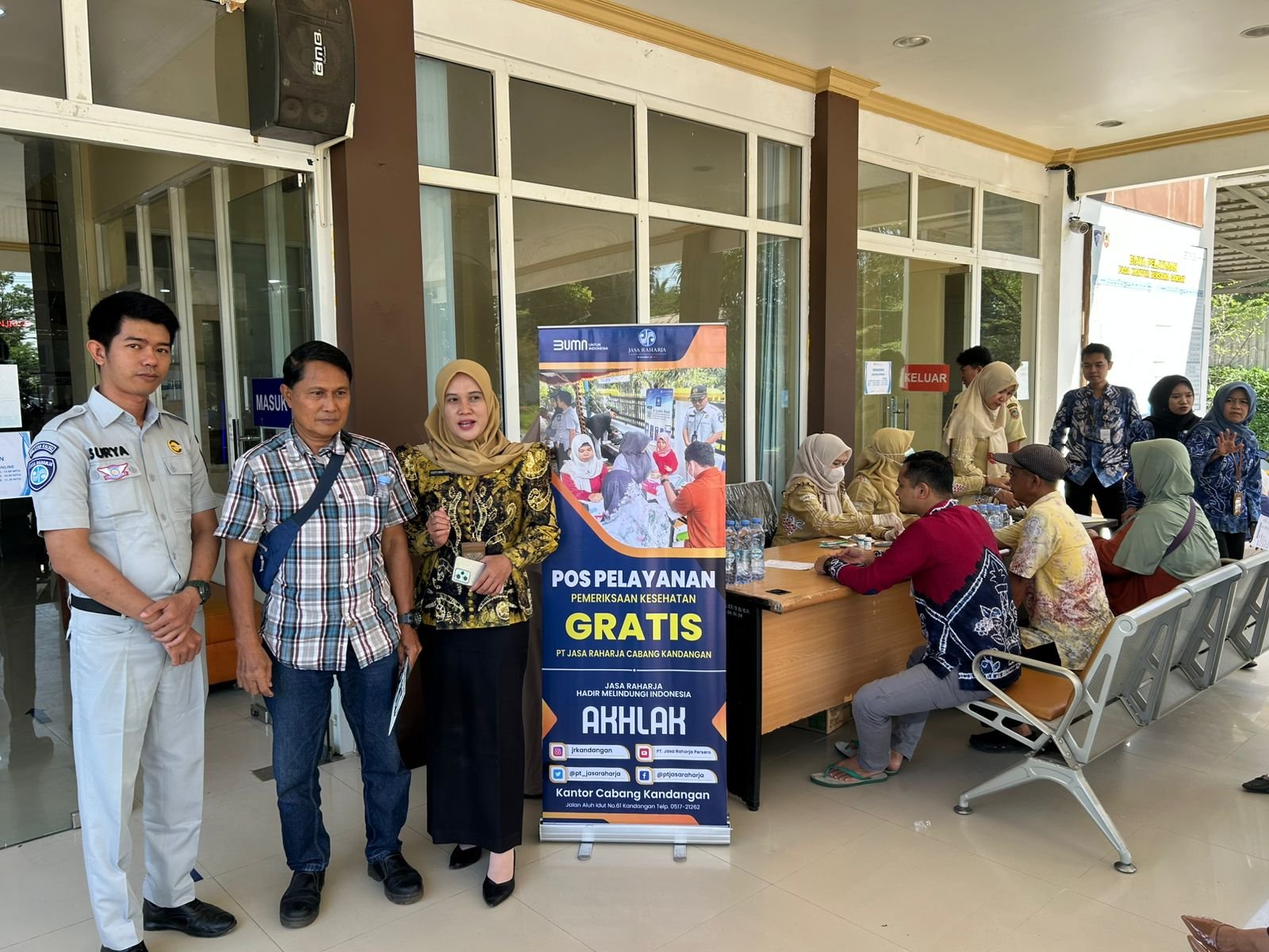 PT Jasa Raharja Cabang Kandangan Gelar Pengobatan Gratis di Kantor Samsat Tanjung