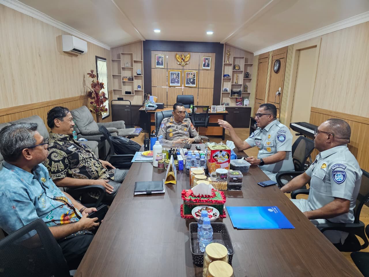 Bahas Peningkatan Kepatuhan PKB dan SWDKLLJ, PT Jasa Raharja Kantor Wilayah Papua Bersama Tim Pembina Samsat Susun Strategi Optimalisasi PAD Provinsi Papua