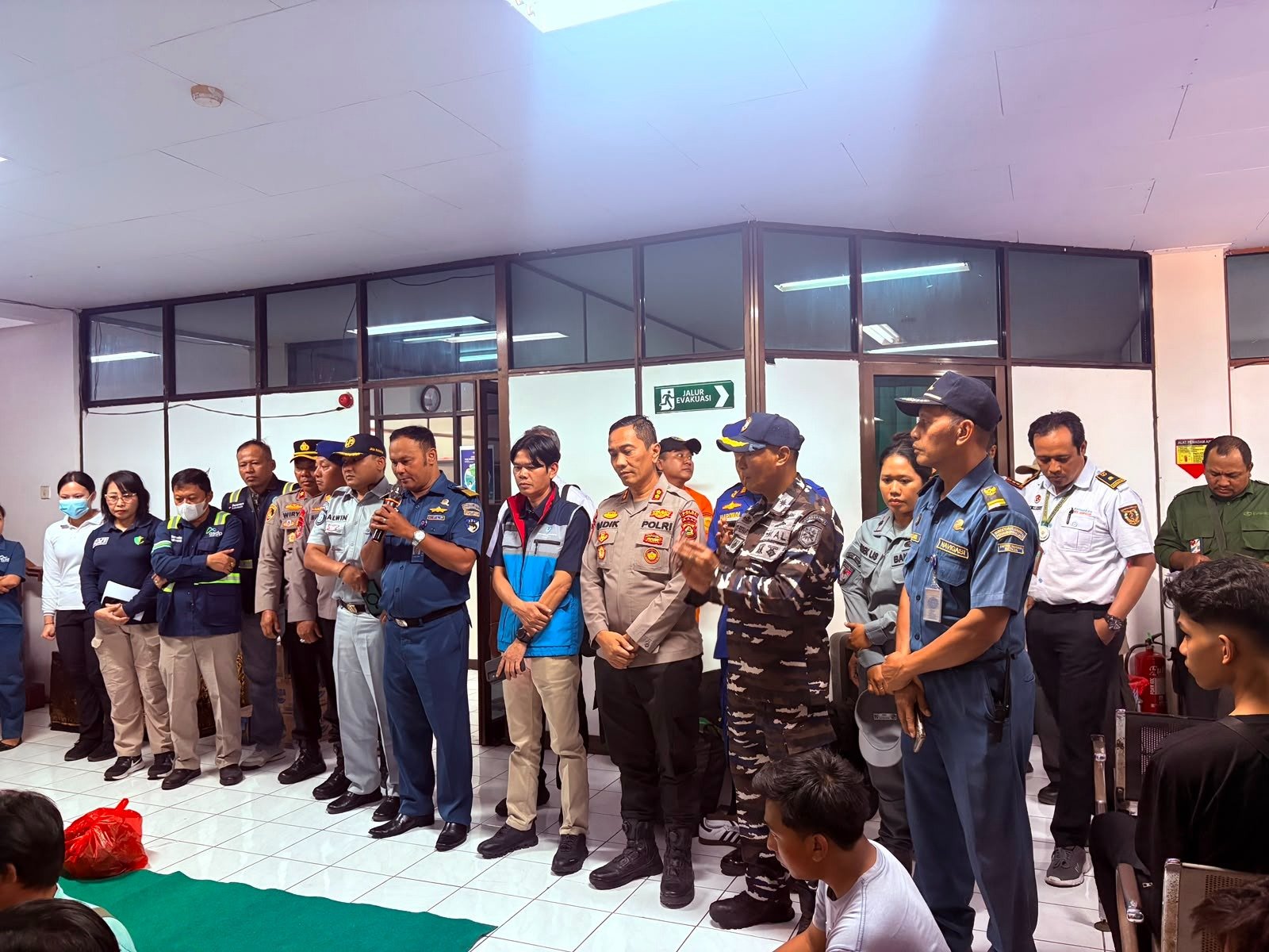 Jasa Raharja Hadir Langsung di Pelabuhan Padangbai, Pastikan Penanganan Penumpang KMP Putri Yasmin