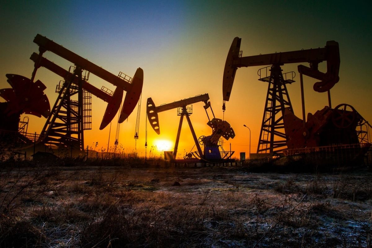 Harga Minyak Mentah Melemah, Brent Turun ke USD115 per Barel
