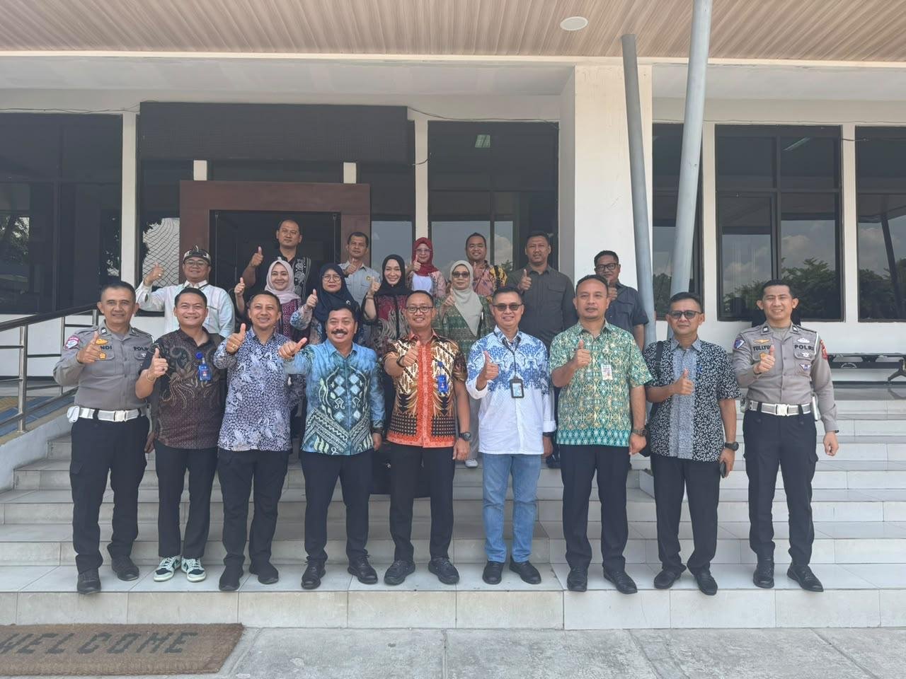Jasa Raharja Kepri Bersama Tim Pembina Samsat Pelajari Inovasi Kiosk Samsat Di Jawa Barat