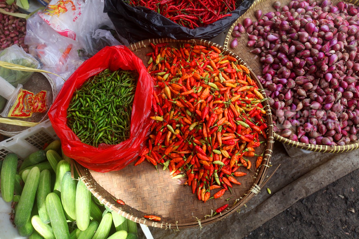 Harga Cabai Rawit Capai Rp105.300 per Kg, Telur Ayam Dibanderol Rp29.700